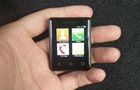 Представлен самый маленький сенсорный телефон