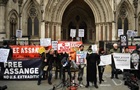 Лондон: суд дозволив Ассанжу оскаржити рішення про його екстрадицію до США