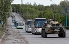 Из Азовстали выехали семь автобусов с военными - Reuters
