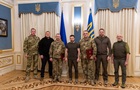 Зеленский вручил награды Героям Украины