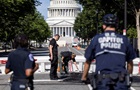 Вооруженный мужчина протаранил ограждение Капитолия в Вашингтоне