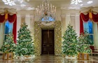 Джилл Байден прикрасила Білий дім до Різдва
