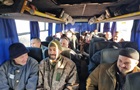 З явилися фото і відео зустрічі звільнених з полону українців