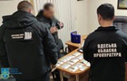 В Одесской области полицейский вымогал взятки у продавцов рыбы