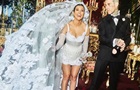 Кортні Кардаш ян розповіла, чому одягла міні-сукню на весілля
