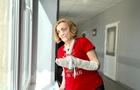 Львівські лікарі провели унікальну операцію жінці, в якої зрослися пальці