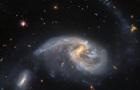 Телескоп Hubble показал группу галактик во взаимодействии