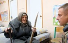Невероятно: 98-летняя женщина пешком вышла из оккупированной части села