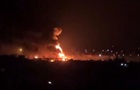 В Луганске после удара горит нефтебаза
