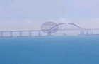 Россияне установили 10 боновых заграждений у Крымского моста - соцсети