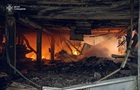 В Сумской области тушат масштабный пожар на предприятии
