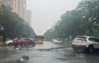 Киев залило дождем, есть проблемы с транспортом