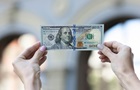 Санкции в действии: в банках Москвы закончились доллары