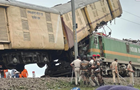 Під час зіткнення потягів в Індії загинули щонайменше 15 людей, 60 поранені
