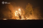 На Донеччині після обстрілу вирує масштабна пожежа