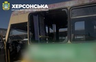 Росіяни атакували з дрона автобус у передмісті Херсона