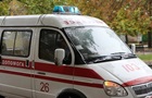 В Киеве обломки дронов ранили женщину и повредили автомобили