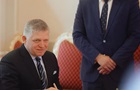 В Словаччині заявили, що Фіцо досі планує їхати на парад в РФ
