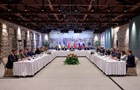 Китай відреагував на переговори України і Росії