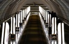 На центральной станции метро Киева закроют эскалатор до конца года