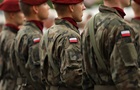 У Польщі стрімко зросла підтримка повернення військового призову