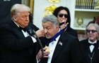 Сильвестр Сталлоне получил премию Центра Кеннеди из рук Дональда Трампа