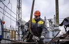 В областях Украины начали аварийно отключать свет