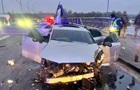 У Києві через ДТП перекрили рух біля мосту Метро