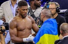Усик выразил соболезнования Джошуа в связи с гибелью его тренеров