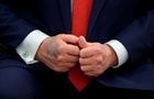 Повторні синці на руці: у США обговорюють здоров я Трампа
