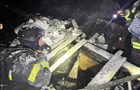 Удари РФ по Київщині: рятувальники дістали з-під завалів родину з дитиною