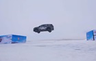 Китайське авто поставило рекорд з найдовшого стрибка на крижаному трампліні