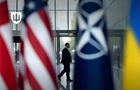 Украинцы стали меньше доверять США и НАТО - опрос