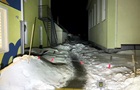 На Житомирщині на 4-річного хлопчика впала снігова брила з даху дитсадка