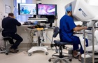 Хірург з Лондона прооперував пацієнта на відстані 2400 кілометрів
