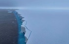 Самый большой в мире айсберг почти полностью распался