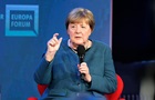 Меркель отказалась быть посредником в переговорах с Путиным