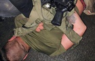 На Хмельниччині затримали чоловіка, який стріляв з автомата біля ТЦК
