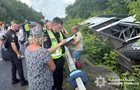 На Хмельниччині перекинувся туристичний автобус із 54 пасажирами