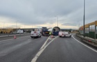Огромная деталь ветряка перекрыла автомагистраль в Польше