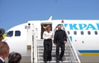 Зеленський прибув з візитом до Парижа