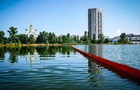 После атаки РФ в Киеве вторую неделю очищают озеро от нефти