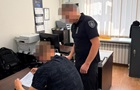 Силове затримання біля ТЦК у Полтаві: поліцейський зламав руку чоловіку