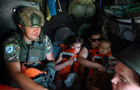 З 10 сіл Дніпропетровщини евакуюють родини з дітьми