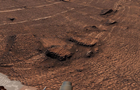 На Марсе обнаружено поле  сот : открытие Curiosity удивило NASA