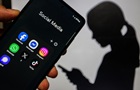 Польща заборонила смартфони у школах: що зміниться з вересня