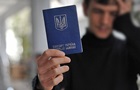Уряд змінив правила обслуговування чоловіків у консульствах за кордоном
