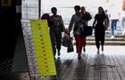 Курсы доллара и евро снижаются в обменниках