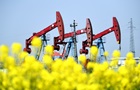 Нефть дешевеет третий день подряд