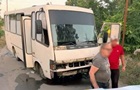 В Херсонской области российский дрон поразил автобус: шесть человек ранены